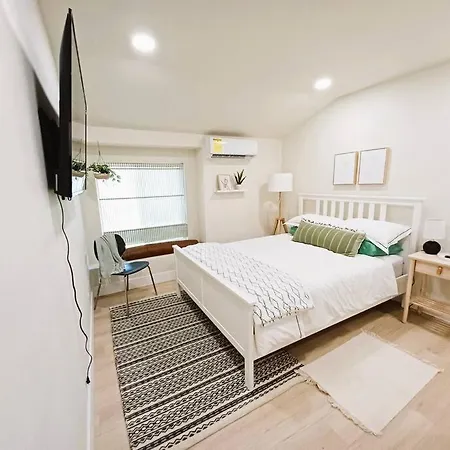 Stunning Remodeled House Near Beach And Disneyland Holiday home