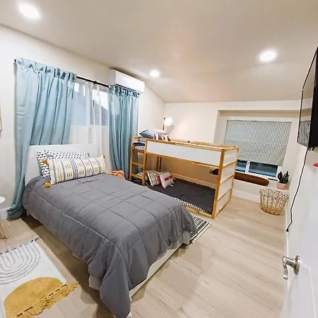 Stunning Remodeled House Near Beach And Disneyland Holiday home *