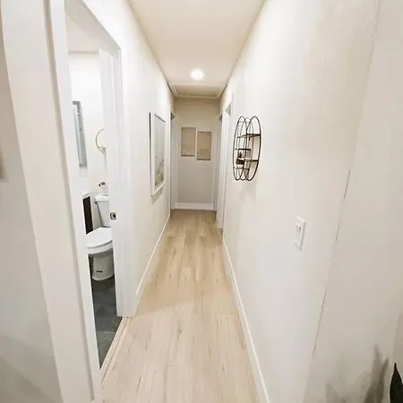 Holiday home Stunning Remodeled House Near Beach And Disneyland Garden Grove