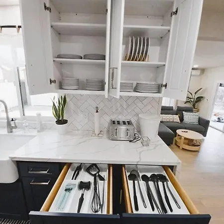 Stunning Remodeled House Near Beach And Disneyland Holiday home