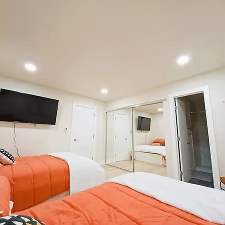 Holiday home Stunning Remodeled House Near Beach And Disneyland *