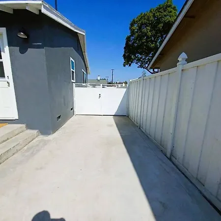 Holiday home Stunning Remodeled House Near Beach And Disneyland