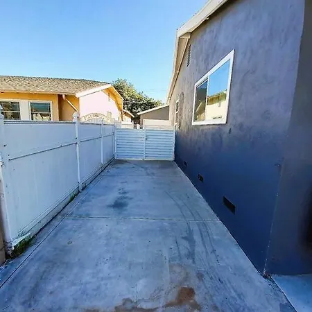 Holiday home Stunning Remodeled House Near Beach And Disneyland